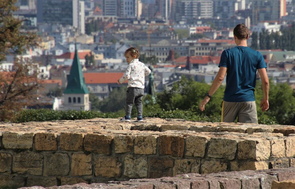 andador para bebê primeiros passos desenvolvimento infantil 2026 — BuscaZip