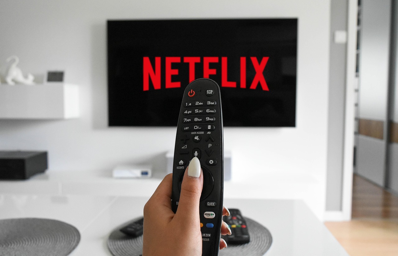 aparelho para transformar TV em smart streaming Netflix 2026 qual aparelho transforma tv em smart — BuscaZip