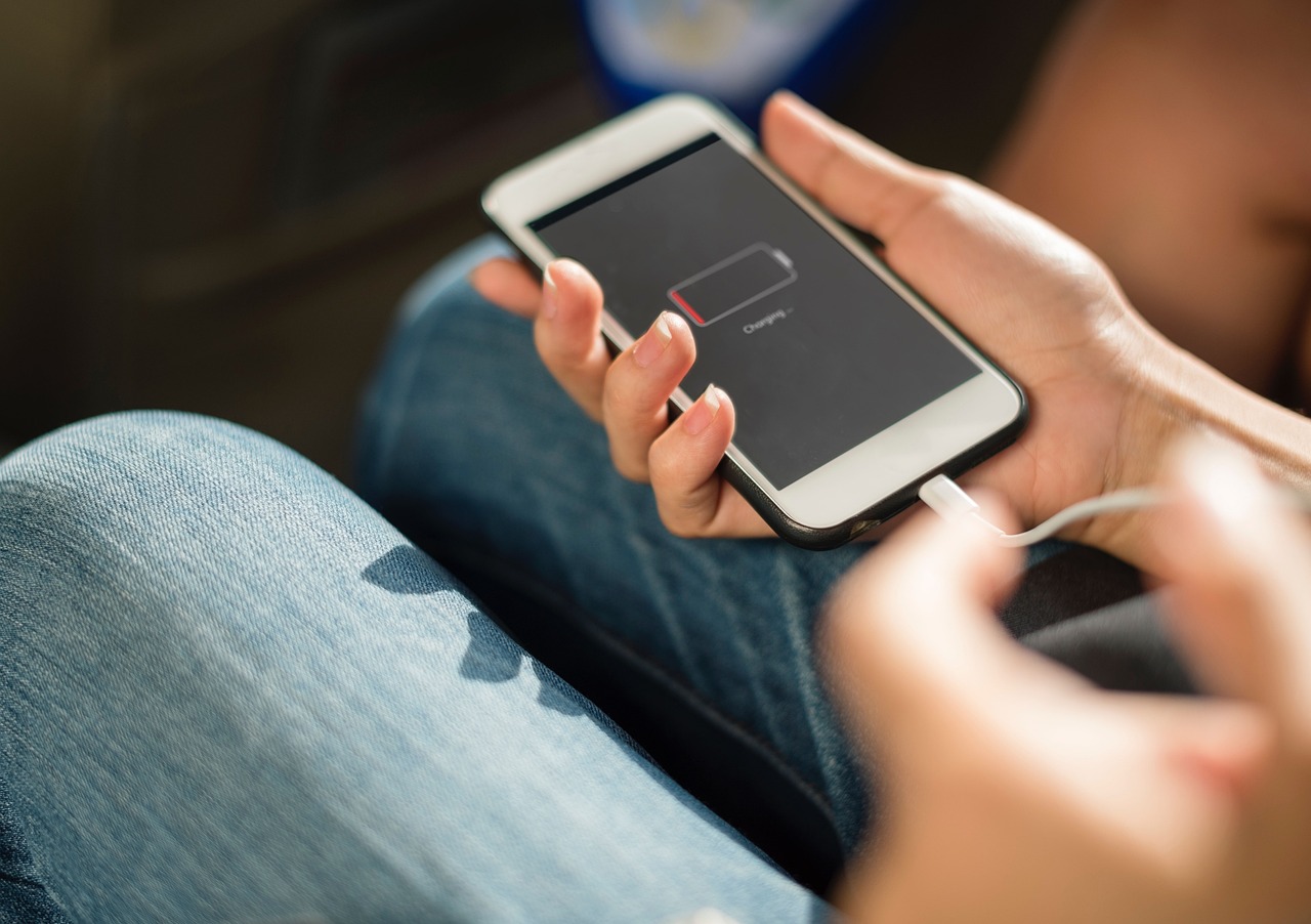 celular bateria duradoura carregando smartphone 2026 — BuscaZip